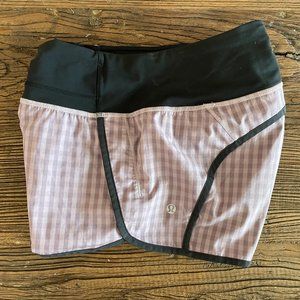 Lululemon Speed Short size 8  *purple plaid/checker with black piping